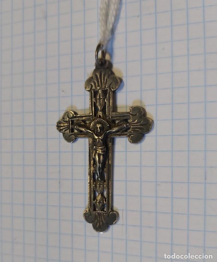 Antig&uuml;edades: Crucifijo de plata, 4,5 cm - Foto 1