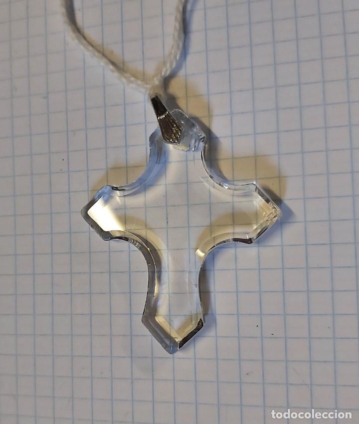 Antig&uuml;edades: Crucifijo de vidrio, 4 cm - Foto 2