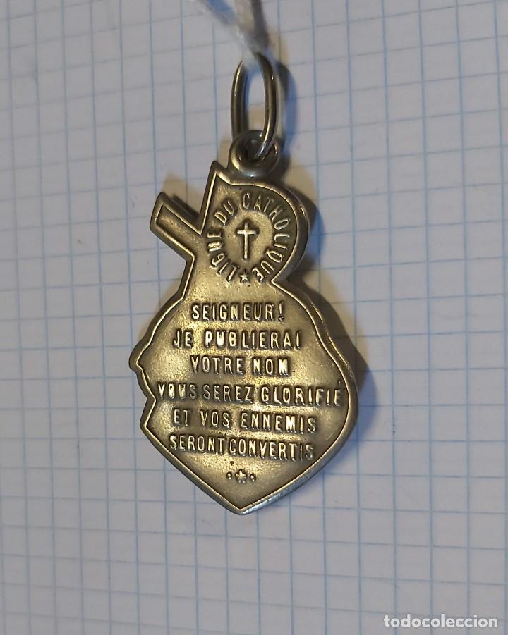 Antig&uuml;edades: Crucifijo medalla, 4 cm - Foto 2