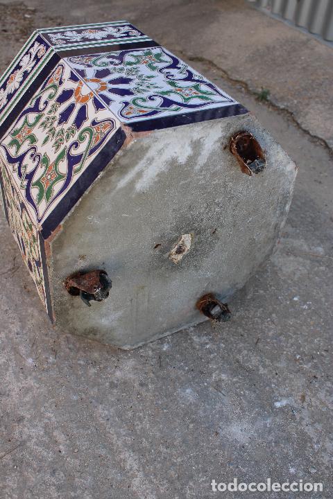 Antig&uuml;edades: macetero con azulejos - Foto 2