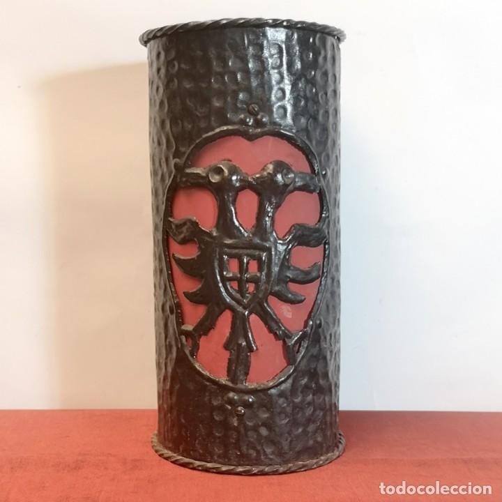 Antig&uuml;edades: Parag&uuml;ero de Estilo Medieval - Foto 1