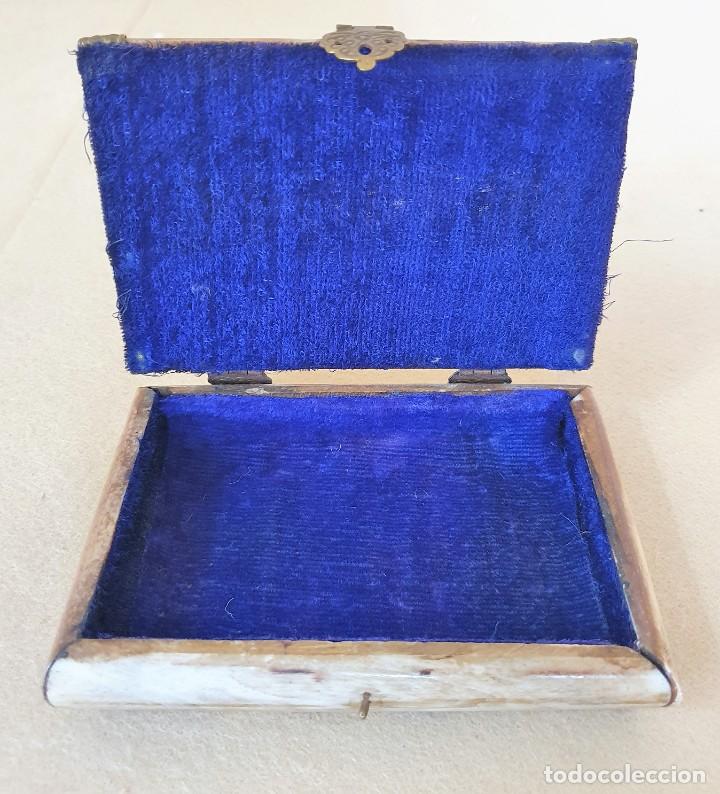 Antig&uuml;edades: -CAJA JOYERO DE ASTA Y LATON - Foto 3