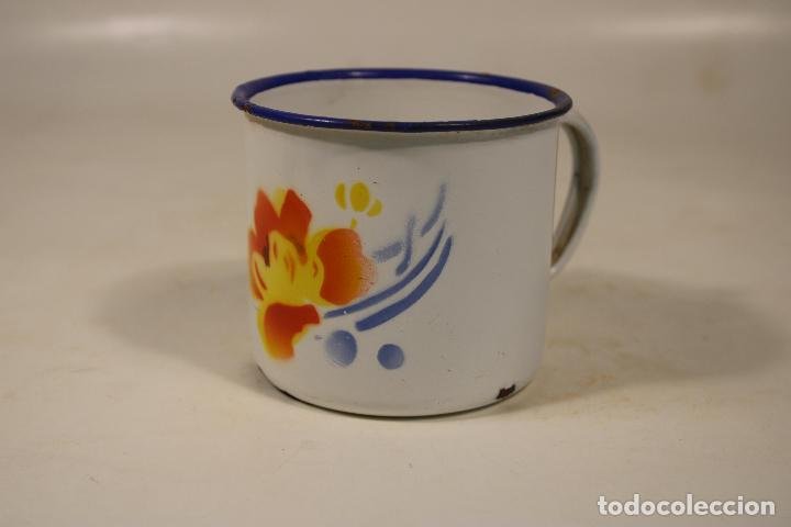 Antig&uuml;edades: taza de metal - Foto 1