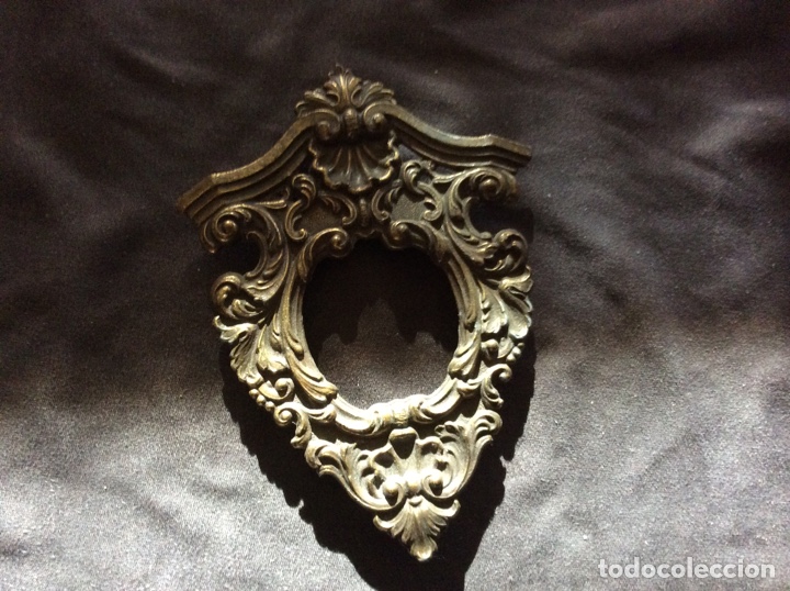 Antig&uuml;edades: Marco bronce para miniatura - Foto 1