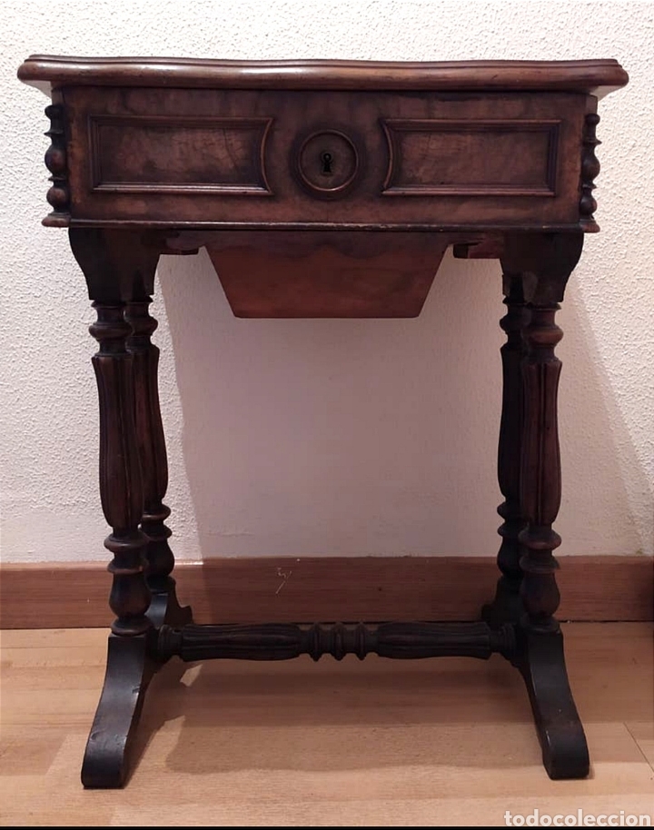 Antig&uuml;edades: Antiguo costurero de madera. - Foto 3