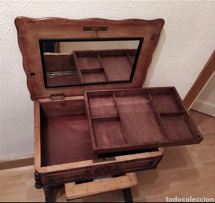 Antig&uuml;edades: Antiguo costurero de madera. - Foto 4