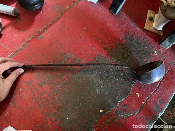 Antig&uuml;edades: Cuchar&oacute;n de cobre. Realizado en Par&iacute;s. - Foto 3