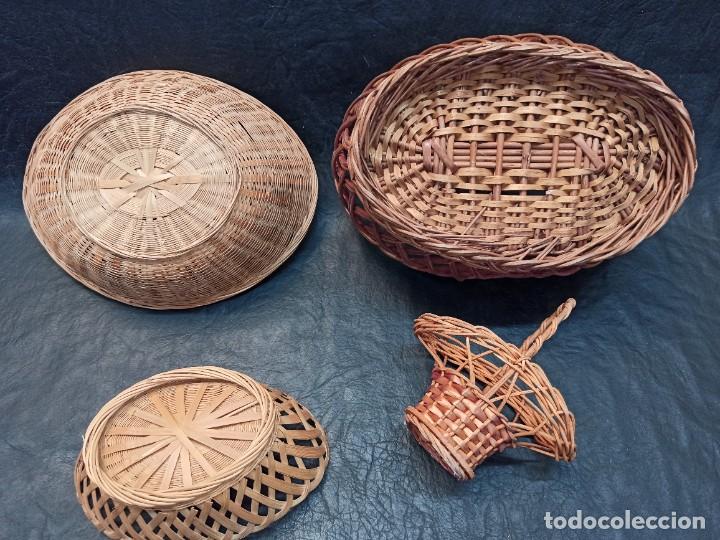 Antig&uuml;edades: Lote de 4 decorativas cestas de mimbre. - Foto 2