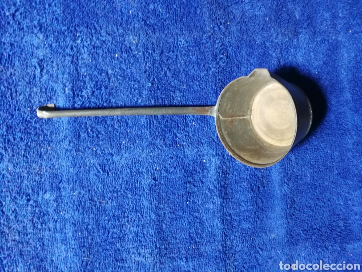 Antiquit&eacute;s: Cazo antiguo met&aacute;lico de mango largo