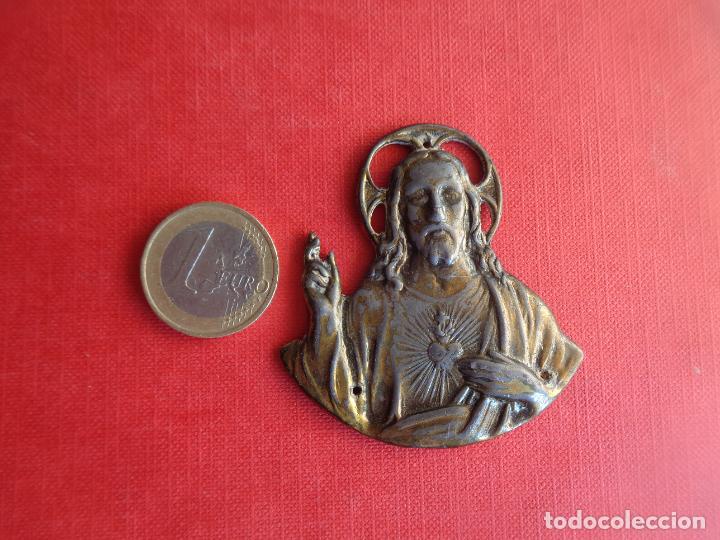 Antig&uuml;edades: CHAPA DE PLOMO EN RELIEVE CORAZ&Oacute;N DE JES&Uacute;S - Foto 3