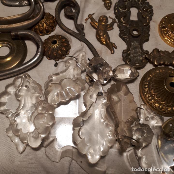 Antig&uuml;edades: Lote de objetos de metal antiguos - Foto 3