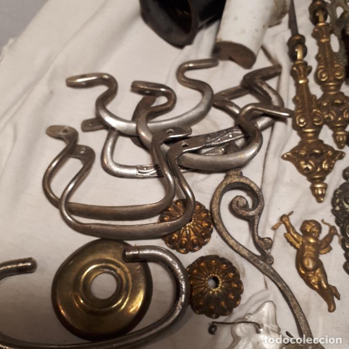 Antig&uuml;edades: Lote de objetos de metal antiguos - Foto 5