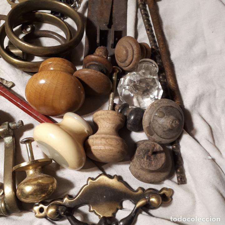 Antig&uuml;edades: Lote de objetos de metal antiguos - Foto 8