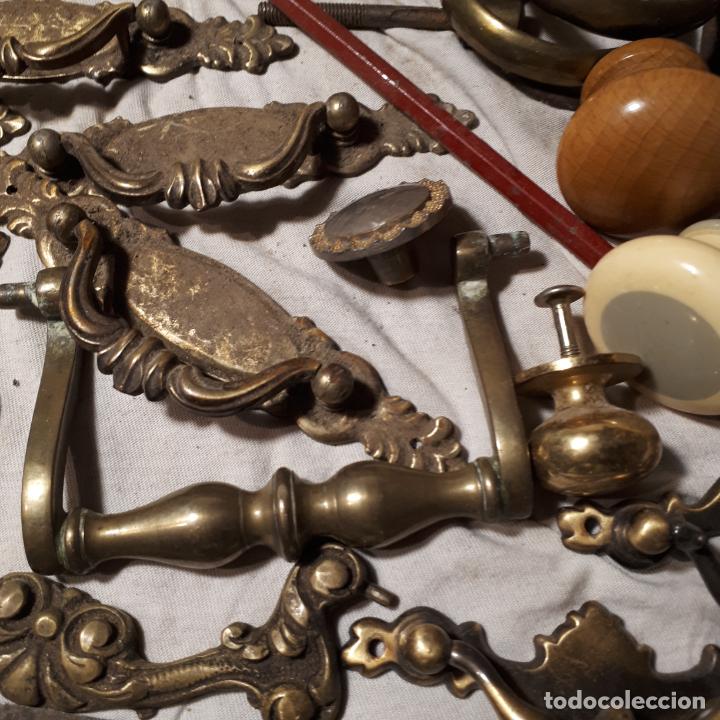 Antig&uuml;edades: Lote de objetos de metal antiguos - Foto 9