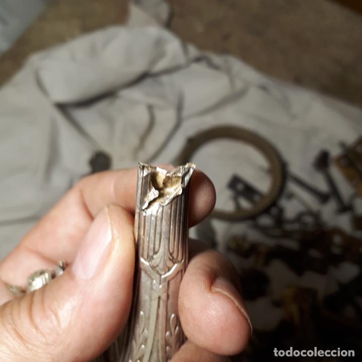 Antig&uuml;edades: Lote de objetos de metal y plata - Foto 15