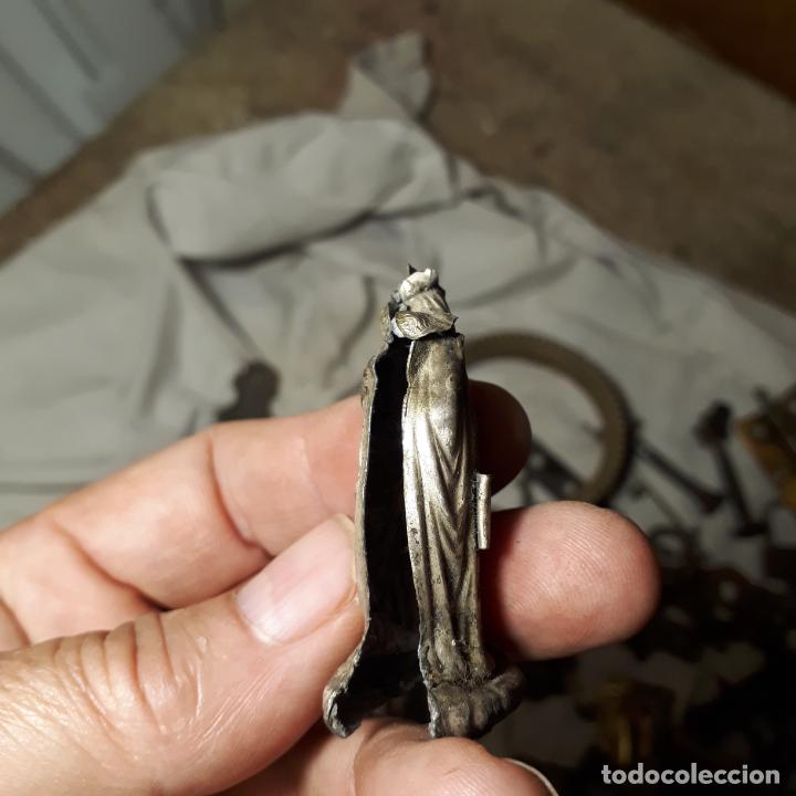Antig&uuml;edades: Lote de objetos de metal y plata - Foto 17