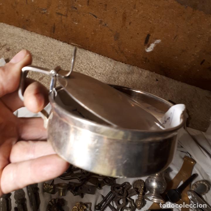 Antig&uuml;edades: Lote de objetos de metal y plata - Foto 21