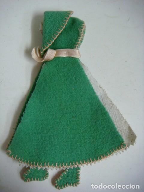 Antiquit&eacute;s: MANUALIDAD ANTIGUA VESTIDO EN TELA,CAJ-N&ordm;-64