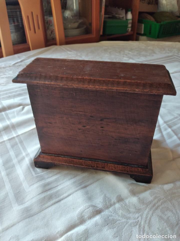 Antig&uuml;edades: Precioso joyero de madera con forma de secreter. - Foto 7