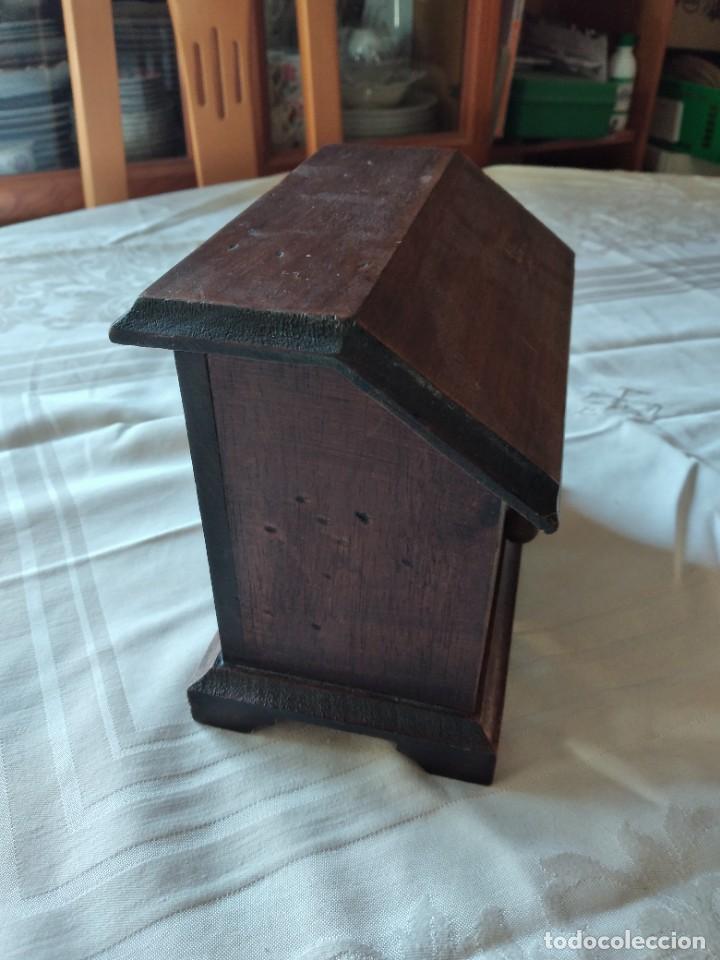 Antig&uuml;edades: Precioso joyero de madera con forma de secreter. - Foto 8