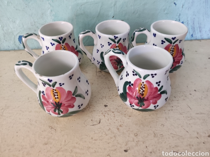 Antig&uuml;edades: 5 jarras de cer&aacute;mica - Foto 1