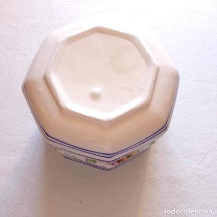 Antig&uuml;edades: Macetero de loza esmaltada pintado a mano - Foto 6