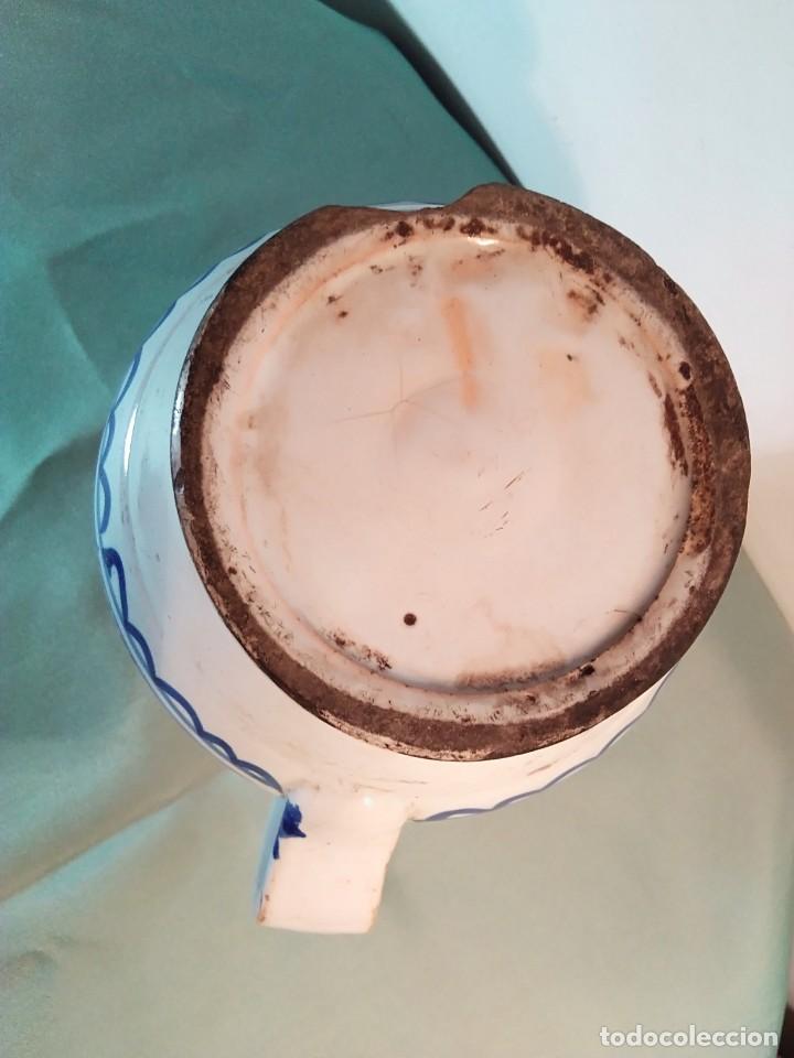 Antig&uuml;edades: Jarra vinatera de Manises decorada en azul. - Foto 9