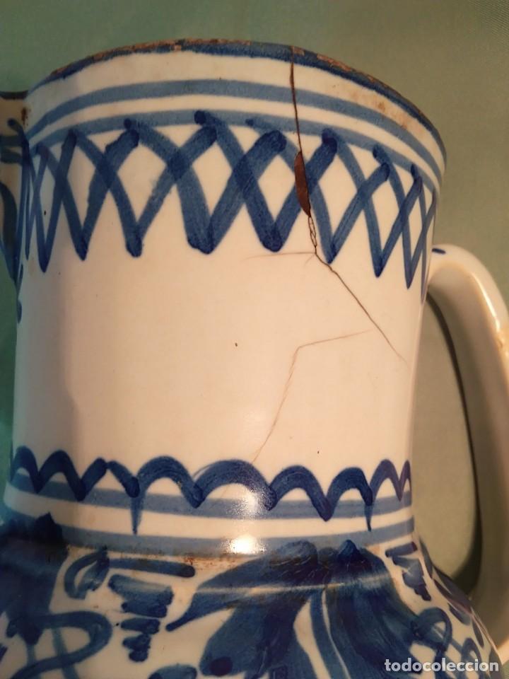 Antig&uuml;edades: Jarra vinatera de Manises decorada en azul. - Foto 11