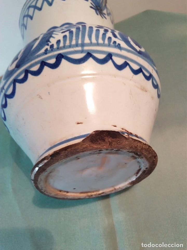 Antig&uuml;edades: Jarra vinatera de Manises decorada en azul. - Foto 12