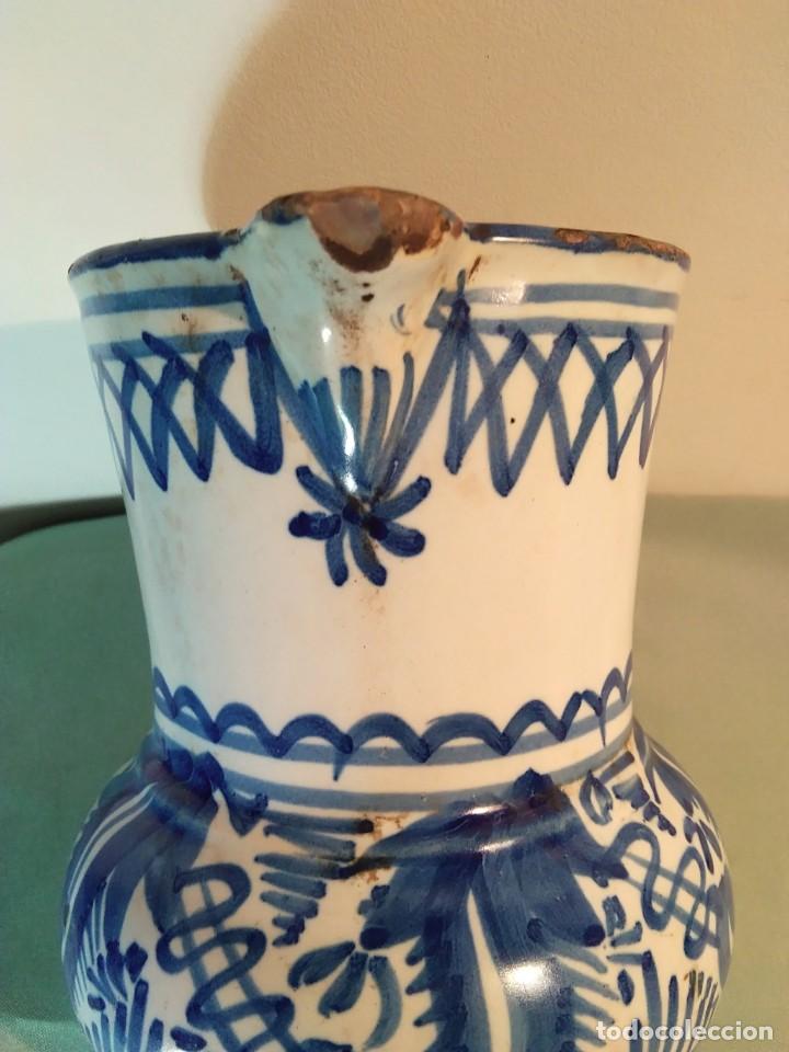 Antig&uuml;edades: Jarra vinatera de Manises decorada en azul. - Foto 13