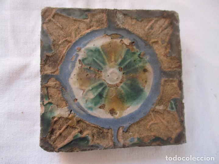 Antig&uuml;edades: Azulejo de Triana del siglo XVI - Foto 1