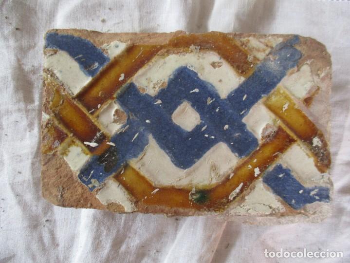 Antig&uuml;edades: Azulejo de Triana del siglo XVI - Foto 1