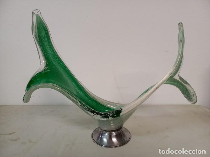 Antig&uuml;edades: GRAN CENTRO DE CRISTAL VERDE Y BLANCO , CON BASE DE METAL - Foto 10