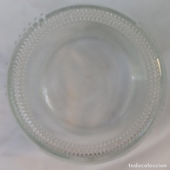 Antig&uuml;edades: DANONE tarro de cristal con las letras en relieve - Foto 3