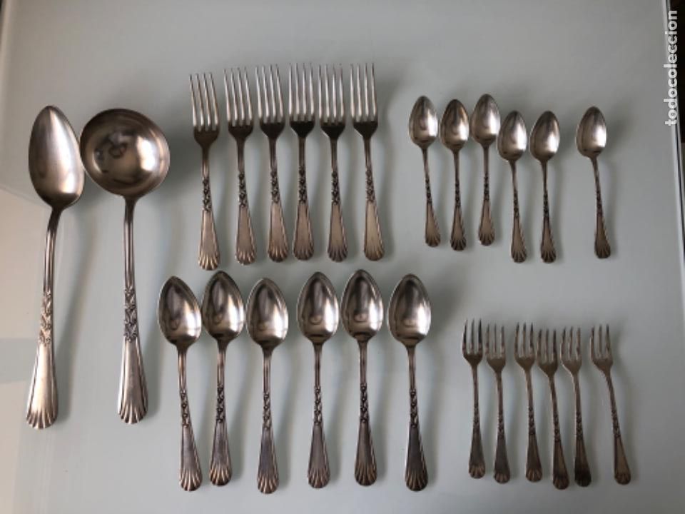 Antig&uuml;edades: 26 CUBIERTOS MTL PLATEADO 50 - Foto 6