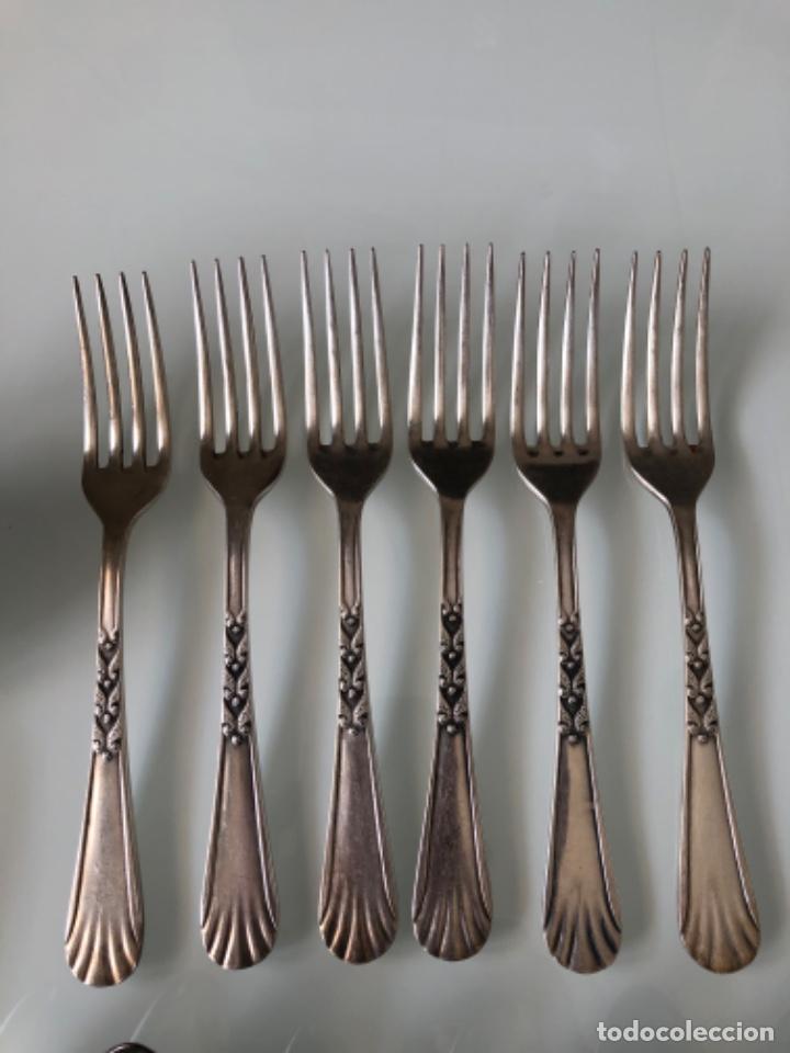 Antig&uuml;edades: 26 CUBIERTOS MTL PLATEADO 50 - Foto 7