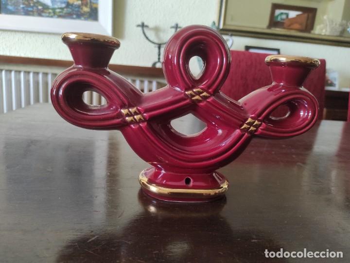 Antig&uuml;edades: Candelabro burdeos esmaltado - Foto 1