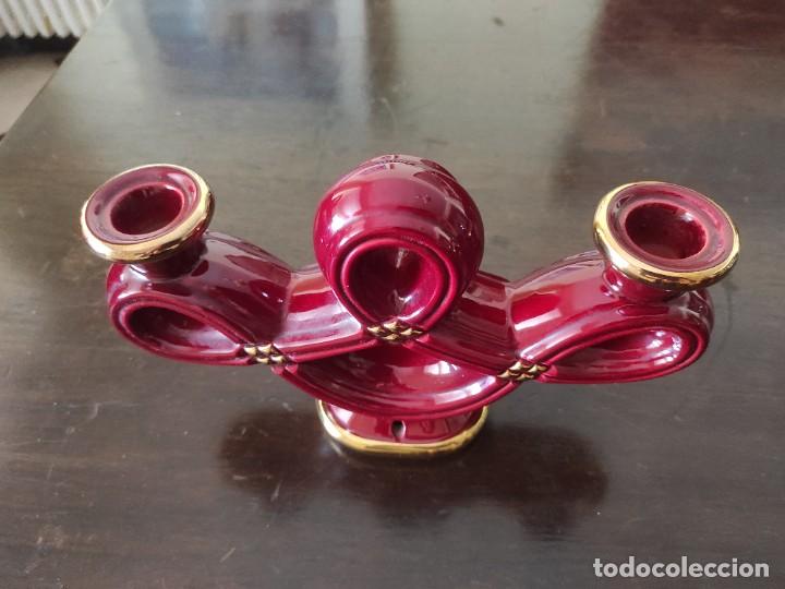 Antig&uuml;edades: Candelabro burdeos esmaltado - Foto 2