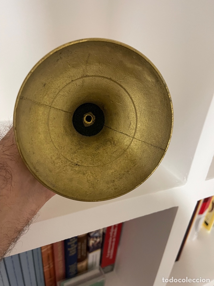 Antig&uuml;edades: Gran candelabro de lat&oacute;n dorado - Foto 3