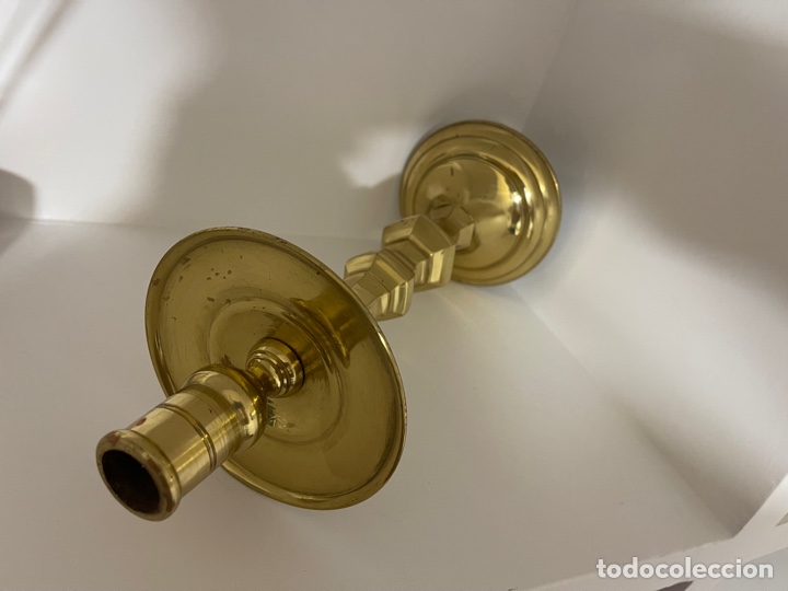 Antig&uuml;edades: Gran candelabro de lat&oacute;n dorado - Foto 5