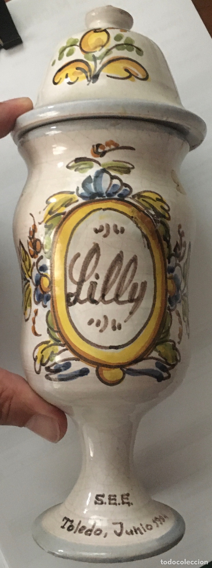 Antiquit&eacute;s: CERAMICA CATALANA CAMAR&Oacute; SL. BOTE FARMACIA LILLY TOLEDO JUNIO 1994.