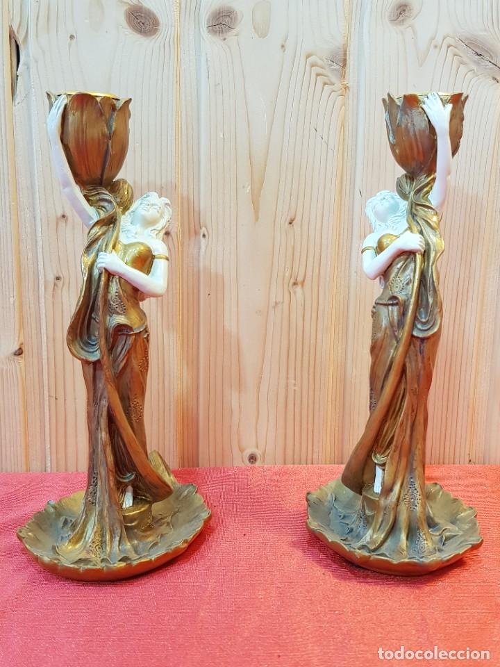 Antig&uuml;edades: PAREJA FIGURAS RESINA - Foto 2