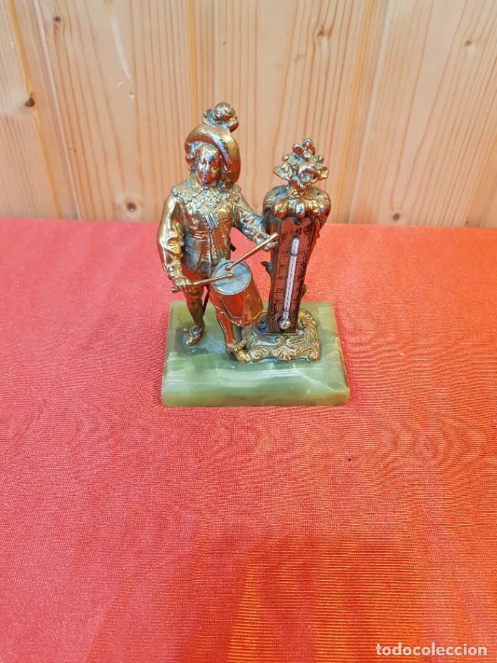 Antig&uuml;edades: TERMOMETRO FIGURA DE BRONCE Y BASE DE JADE - Foto 2