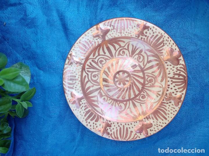 Antig&uuml;edades: Plato Manises cobre - Foto 3