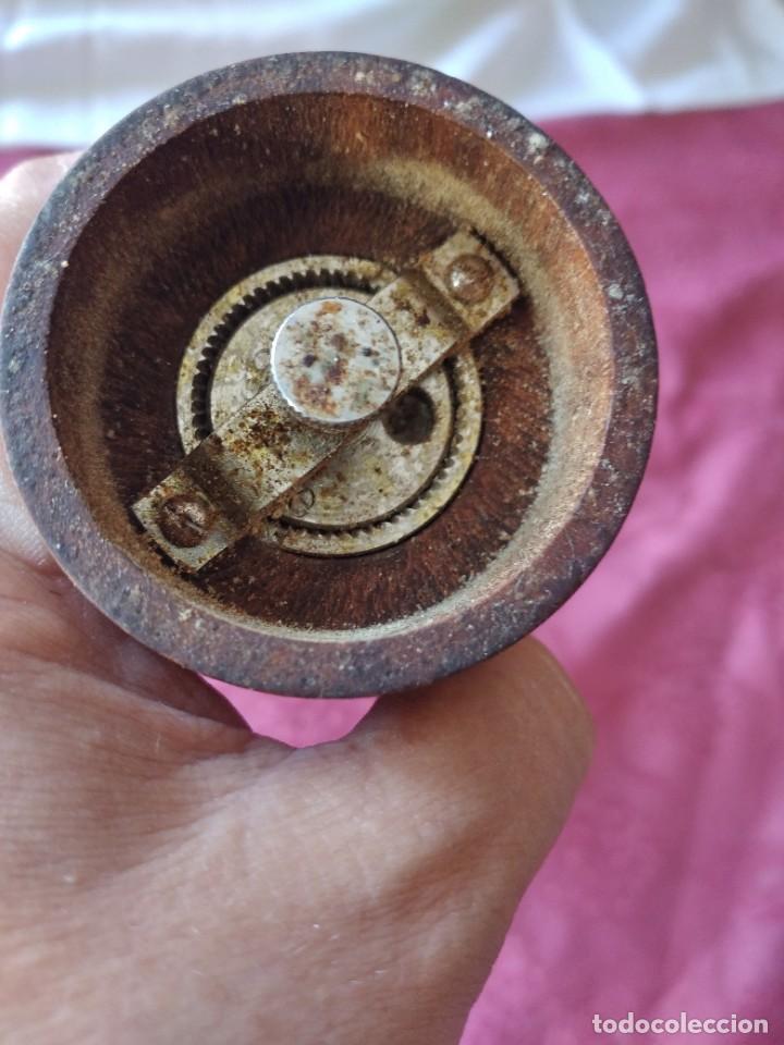 Antig&uuml;edades: Molinillo de pimienta de madera,swisse made - Foto 4