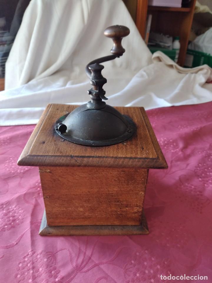 Antig&uuml;edades: Antiguo molinillo de madera y hierro. - Foto 5