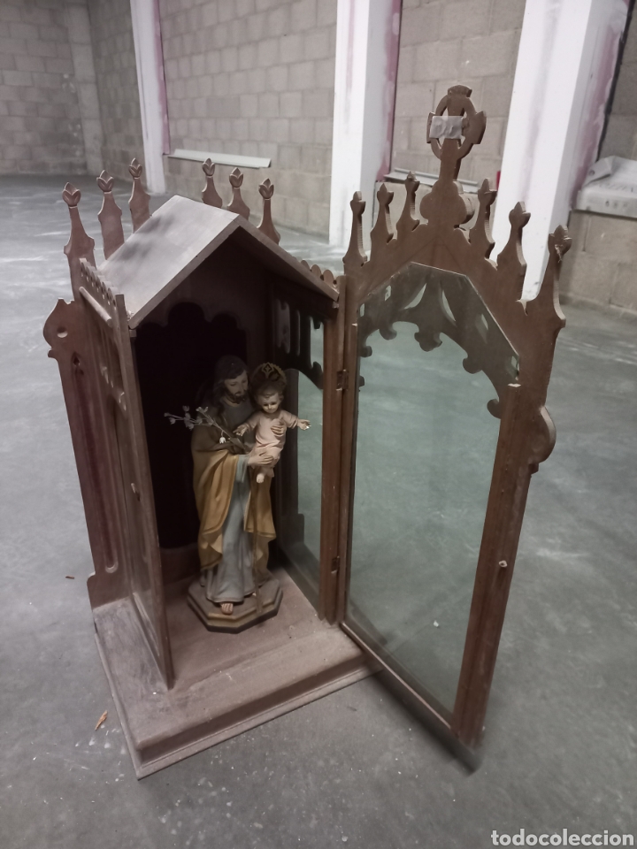 Antig&uuml;edades: Capilla de madera para imagen religiosa. - Foto 2