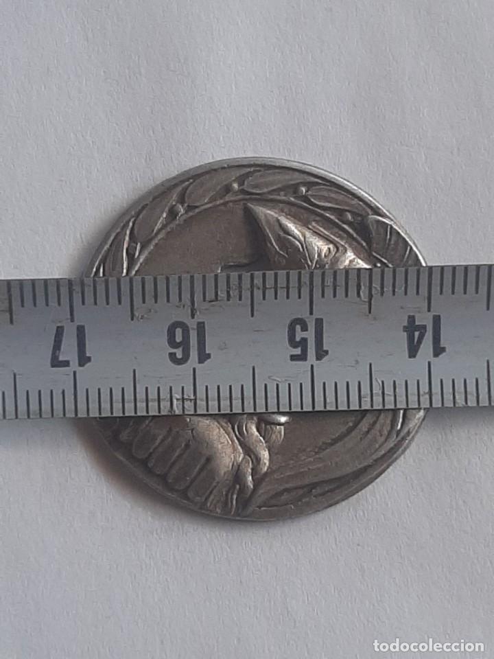 Antig&uuml;edades: Medalla modernista - Foto 5