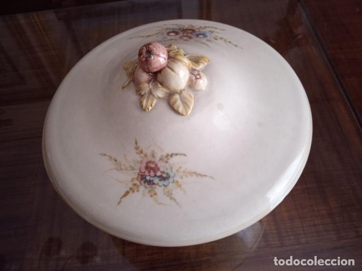 Antig&uuml;edades: Sopera antigua, firma Vidiler - Foto 2
