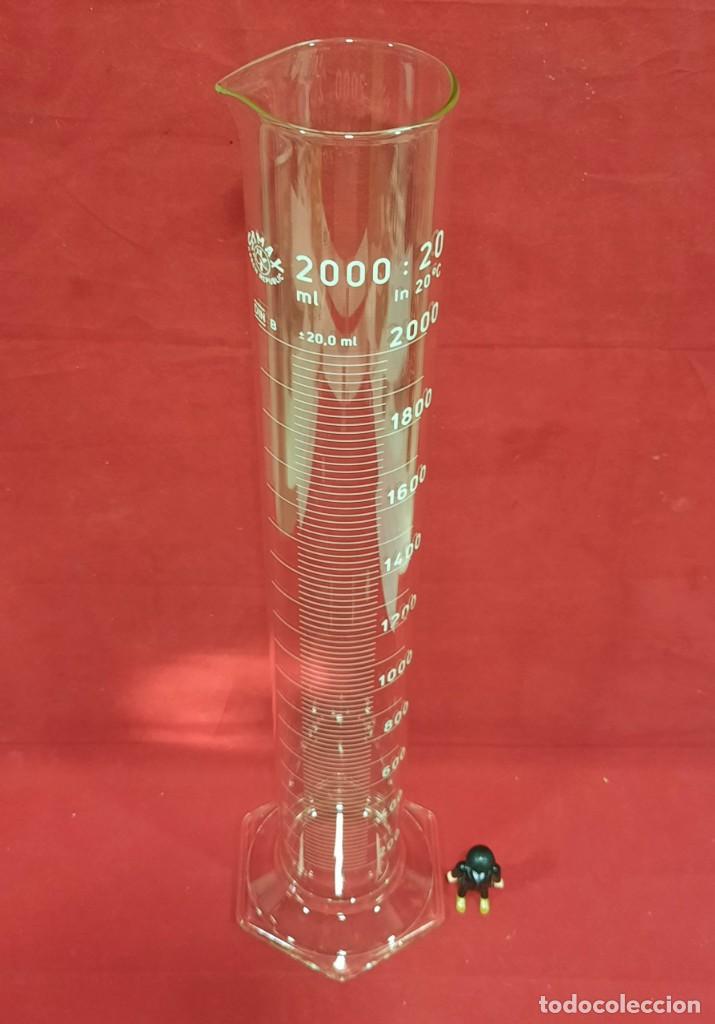Antig&uuml;edades: GRAN PROBETA GRADUADA DE VIDRIO DE 2000 ml. - Foto 2